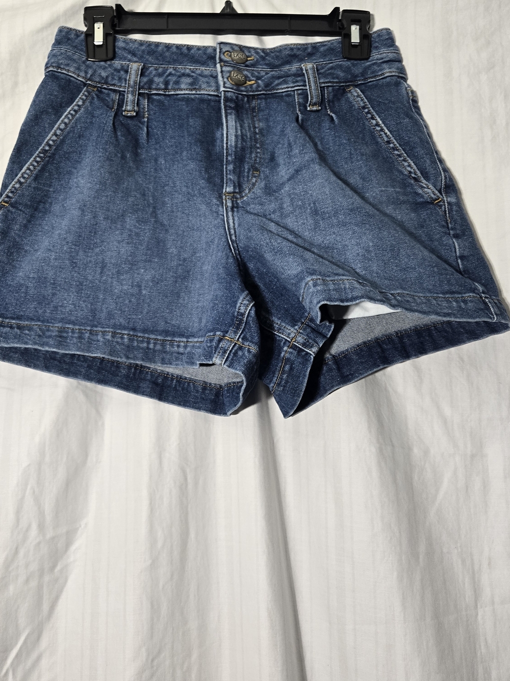 Lee Women's Heritage High Rise Double Waistband Pleated Denim Shorts